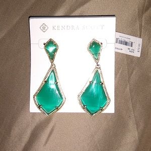 BRAND NEW NWT KENDRA SCOTT ALEXA GREEN EARRINGS
